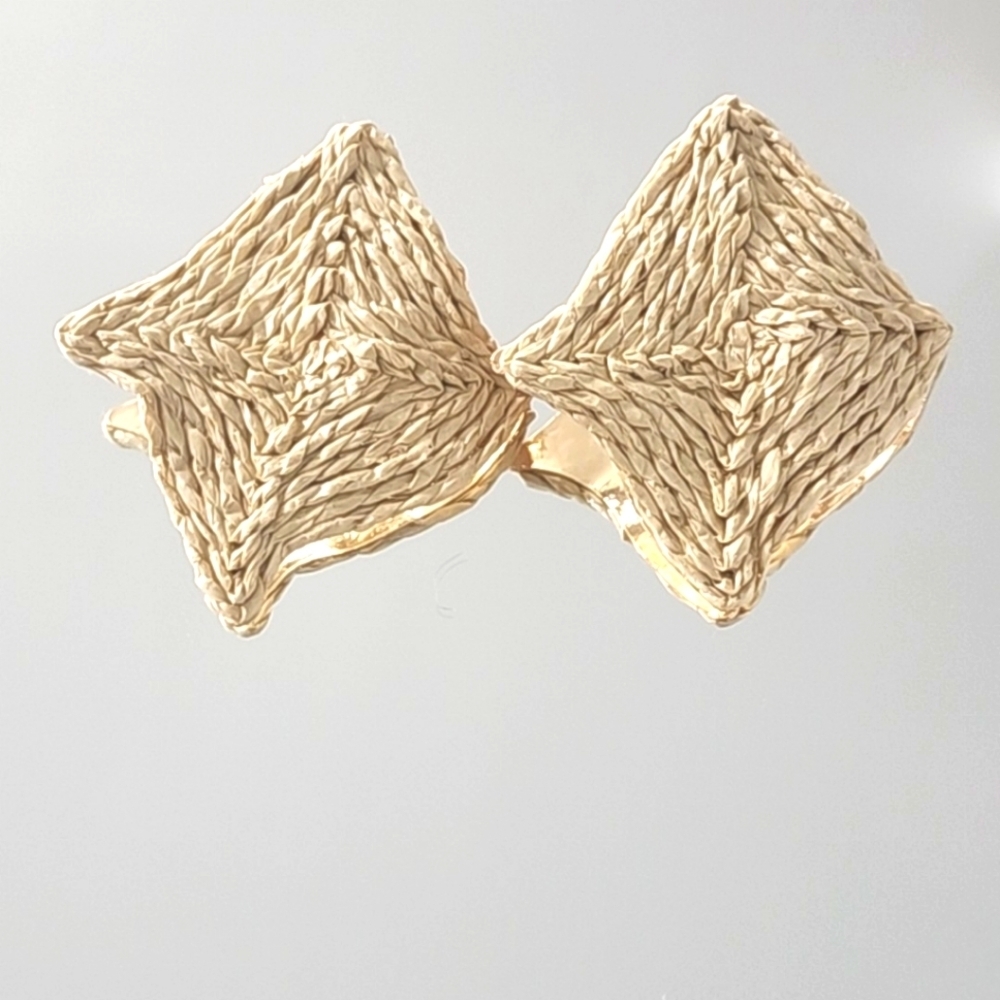 Sun Star Fashion Raffia Women's Natural Straw Woven Square Stud Earrings